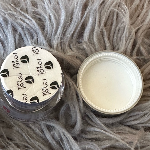 Revel Nail DIP POWDER Shade Madison 0.5 oz - Picture 4 of 5